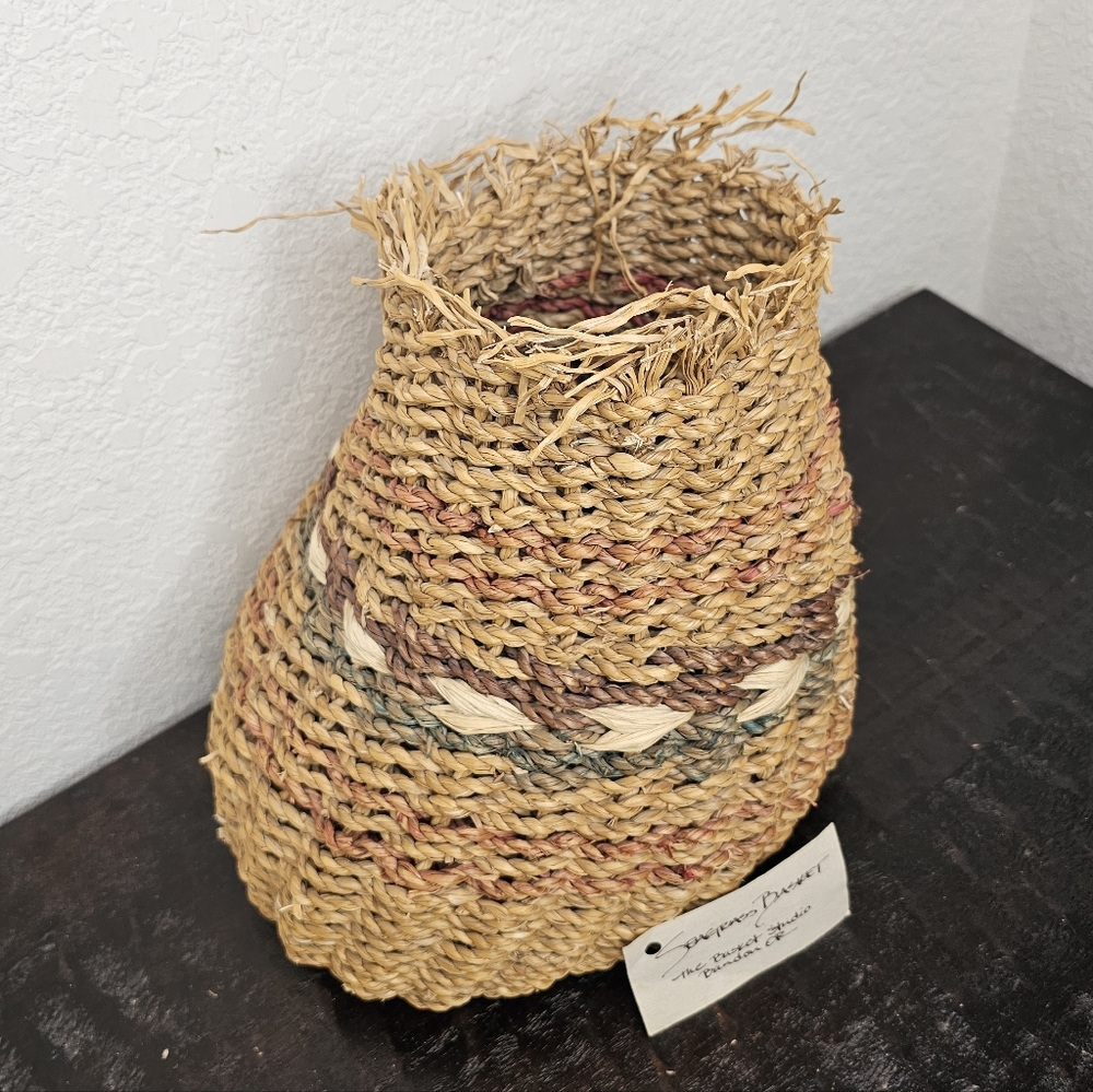 Vintage Artist Made Seagrass Basket Bandon Oregon - Picture 2 of 7